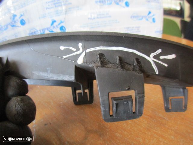 Grelha Friso 735536142 FIAT GRANDE PUNTO 2015 1.3JTD 84CV 5P PRETO FRT GRE PC - 2