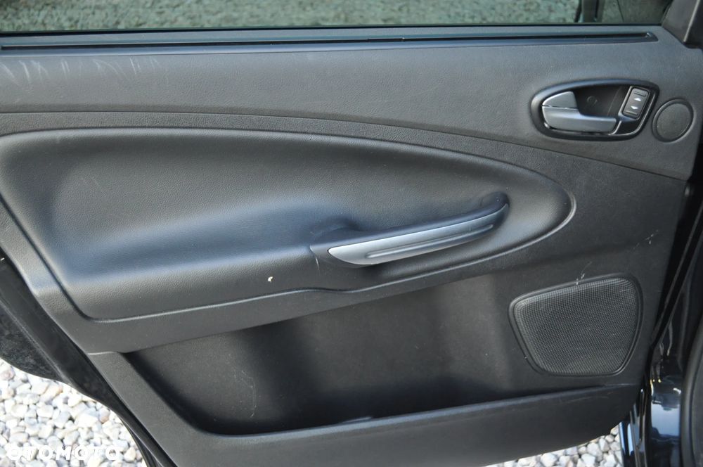 Ford S-Max 2.0 TDCi Titanium - 25
