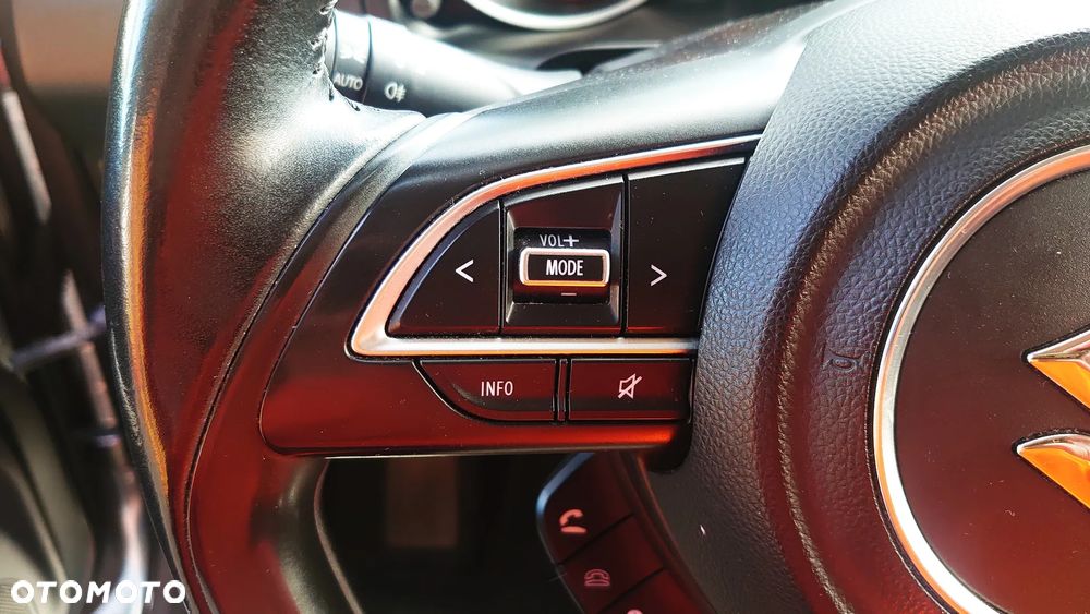Suzuki Swift 1.2 Dualjet SHVS Premium CVT - 20