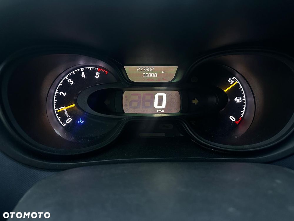 Opel Vivaro - 13