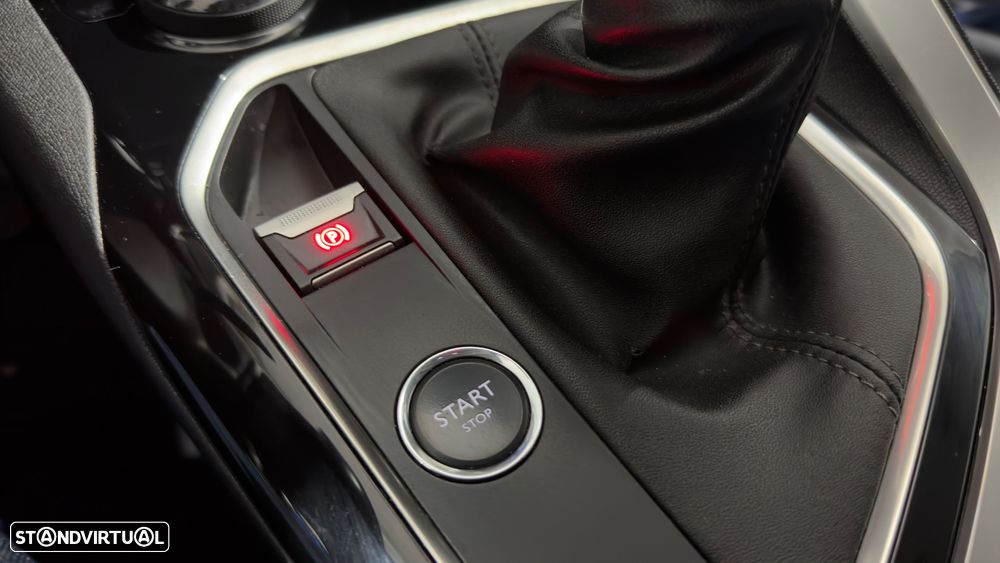 Peugeot 3008 PureTech 130 Stop & Start GPF Allure - 31