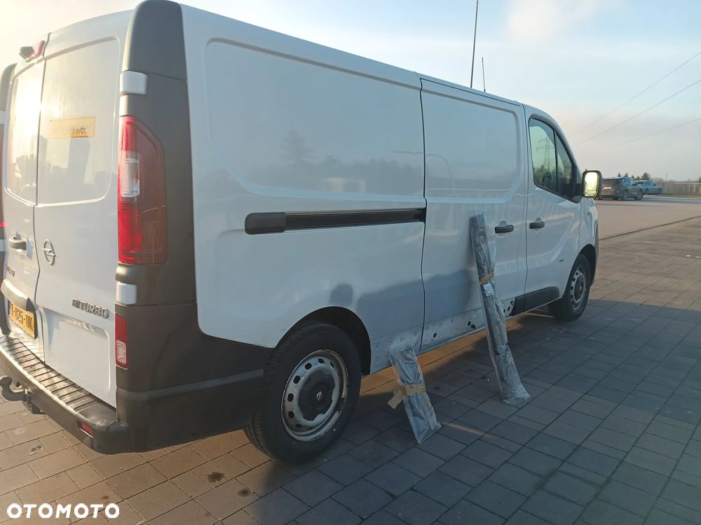Opel Vivaro - 11
