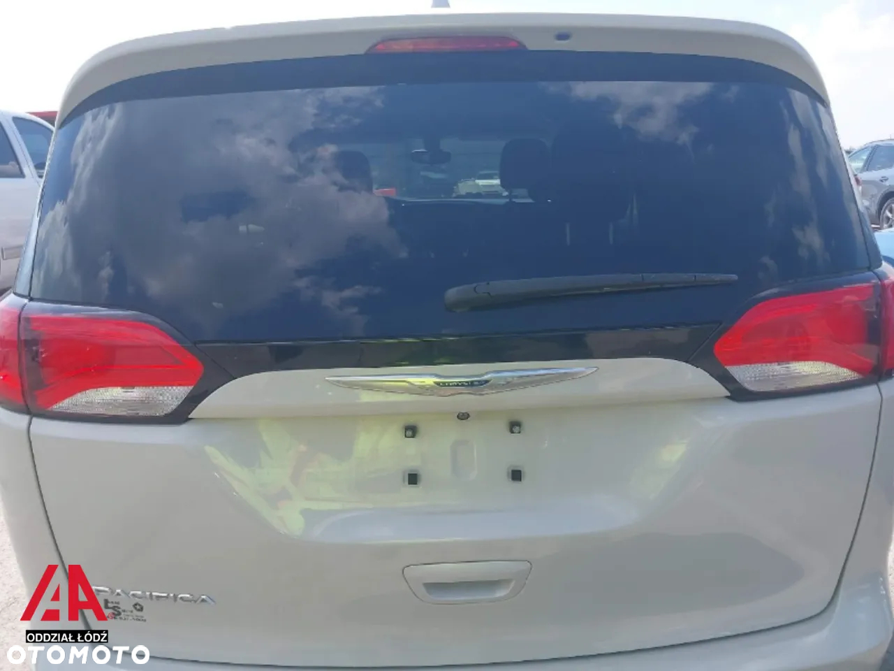 Chrysler Pacifica - 6