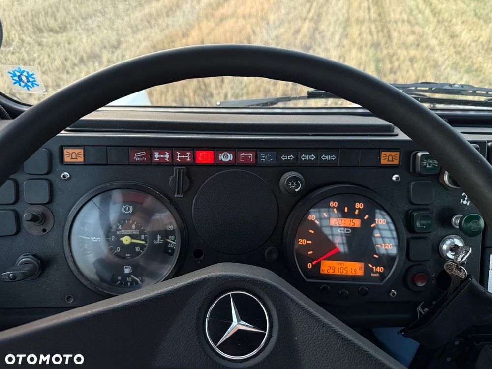 Mercedes-Benz Unimog 424 - 30