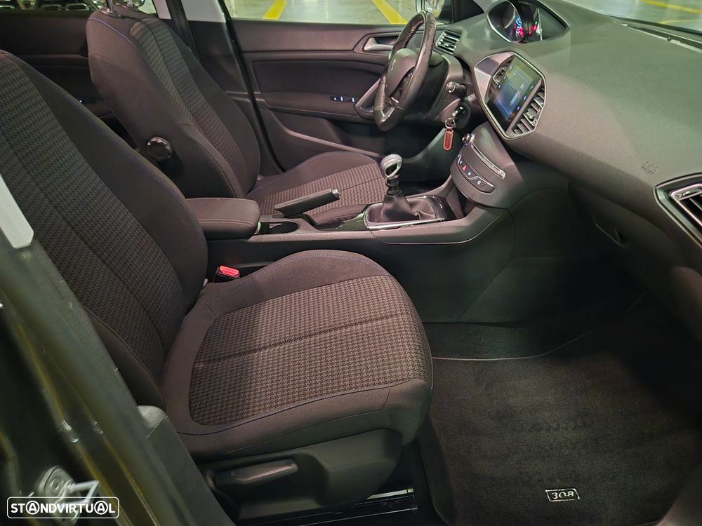 Peugeot 308 SW 1.5 BlueHDi Style - 32