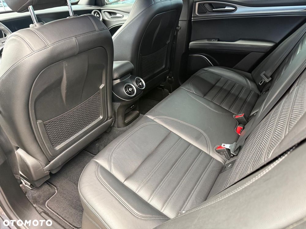 Alfa Romeo Stelvio 2.0 Turbo TI Q4 - 12