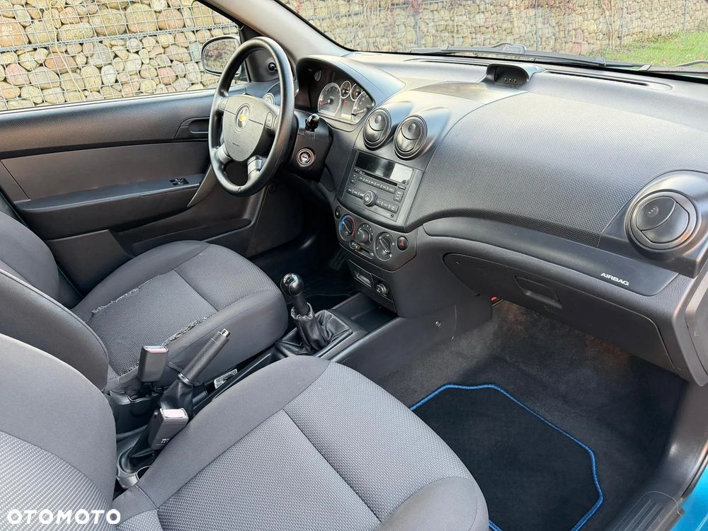 Chevrolet Aveo 1.2 16V Base - 21