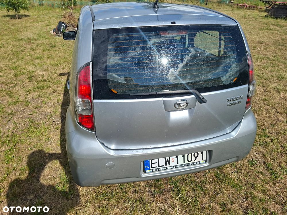 Daihatsu Sirion 1.0 - 6