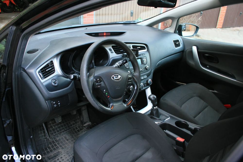 Kia Ceed - 4