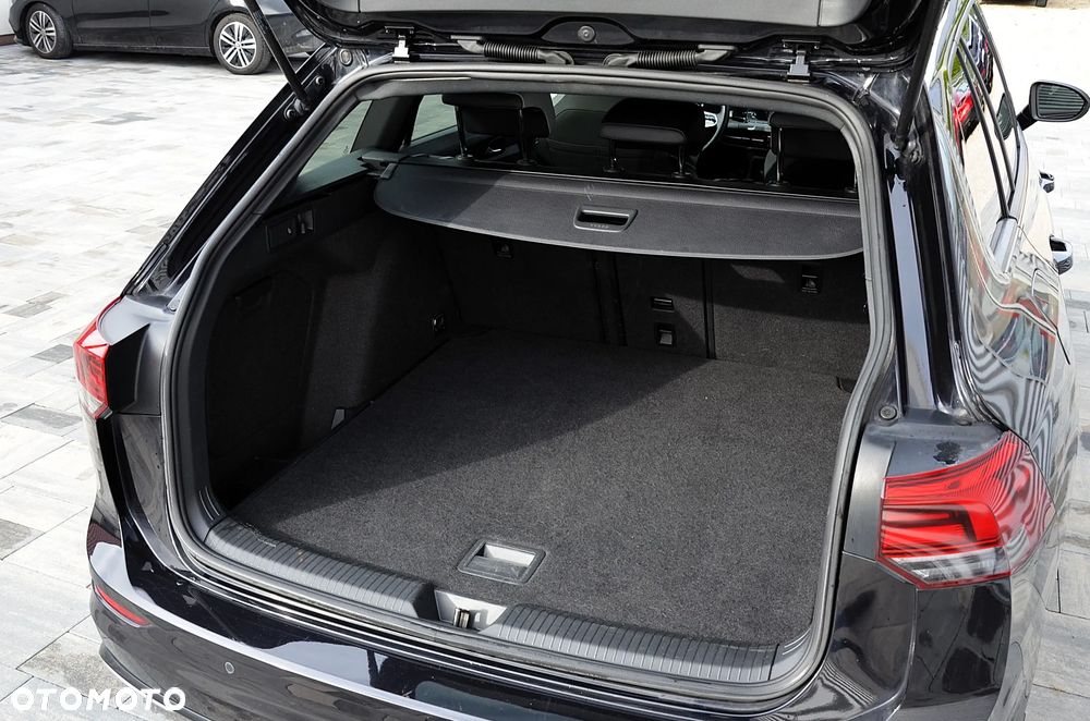 Volkswagen Golf 1.5 eTSI OPF DSG R-Line - 18