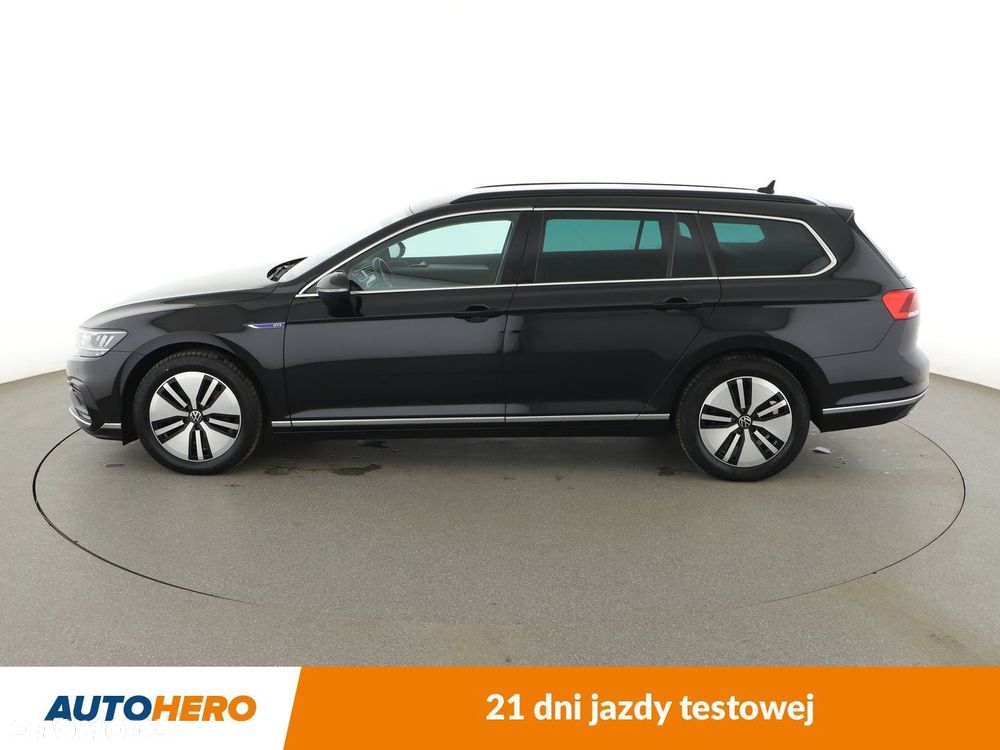 Volkswagen Passat - 2