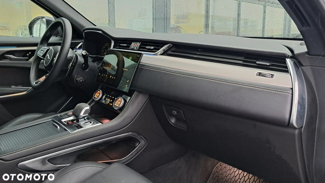 Jaguar F-Pace - 15