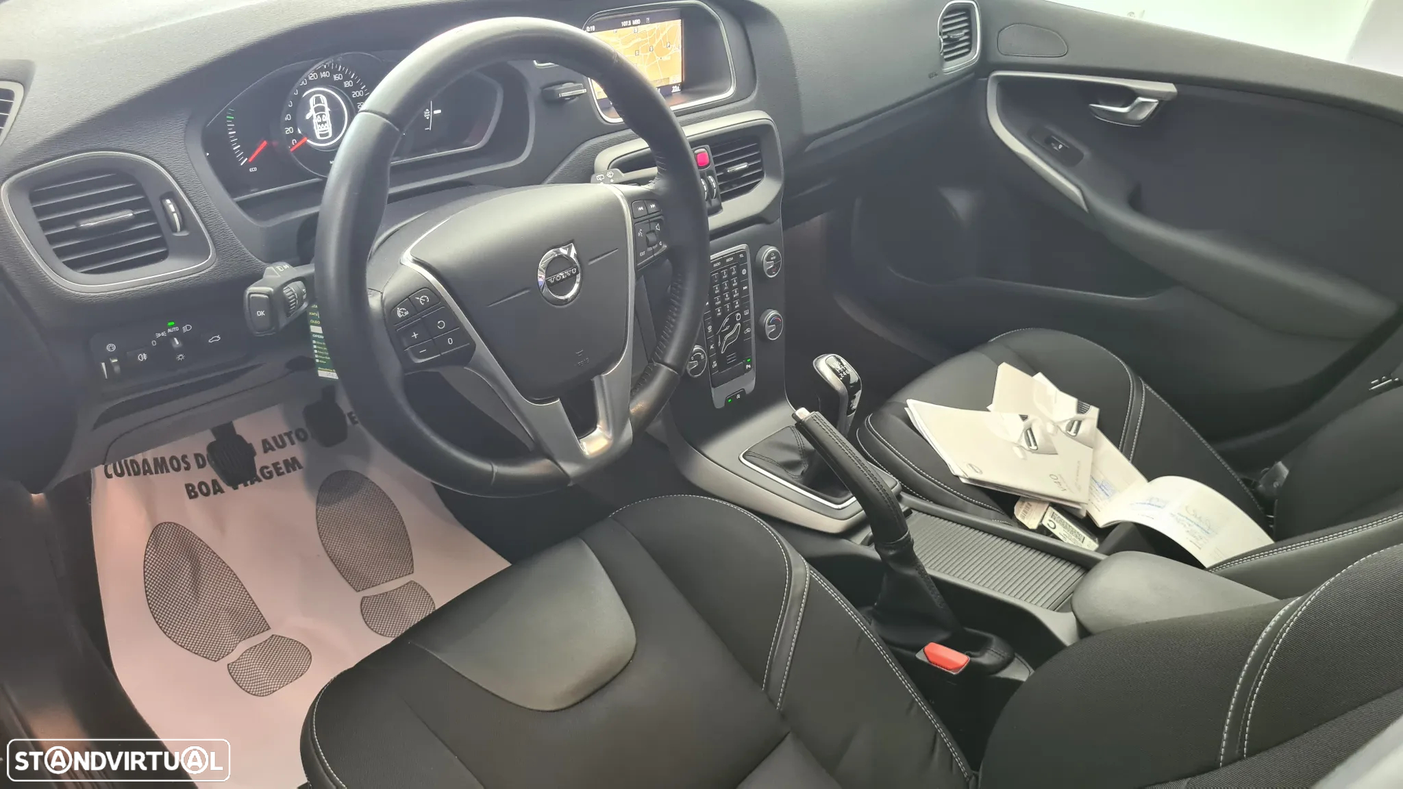 Volvo V40 2.0 D3 Momentum - 21