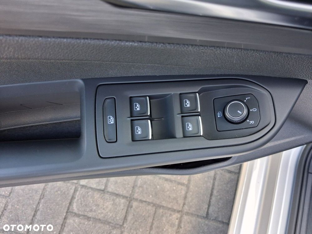 Volkswagen Golf - 32