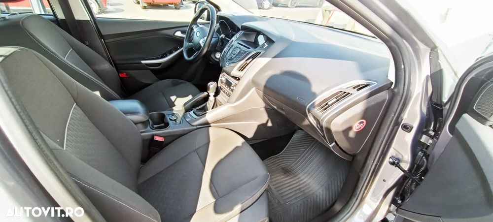 Ford Focus 1.6 TDCI DPF Start-Stopp-System Titanium - 6