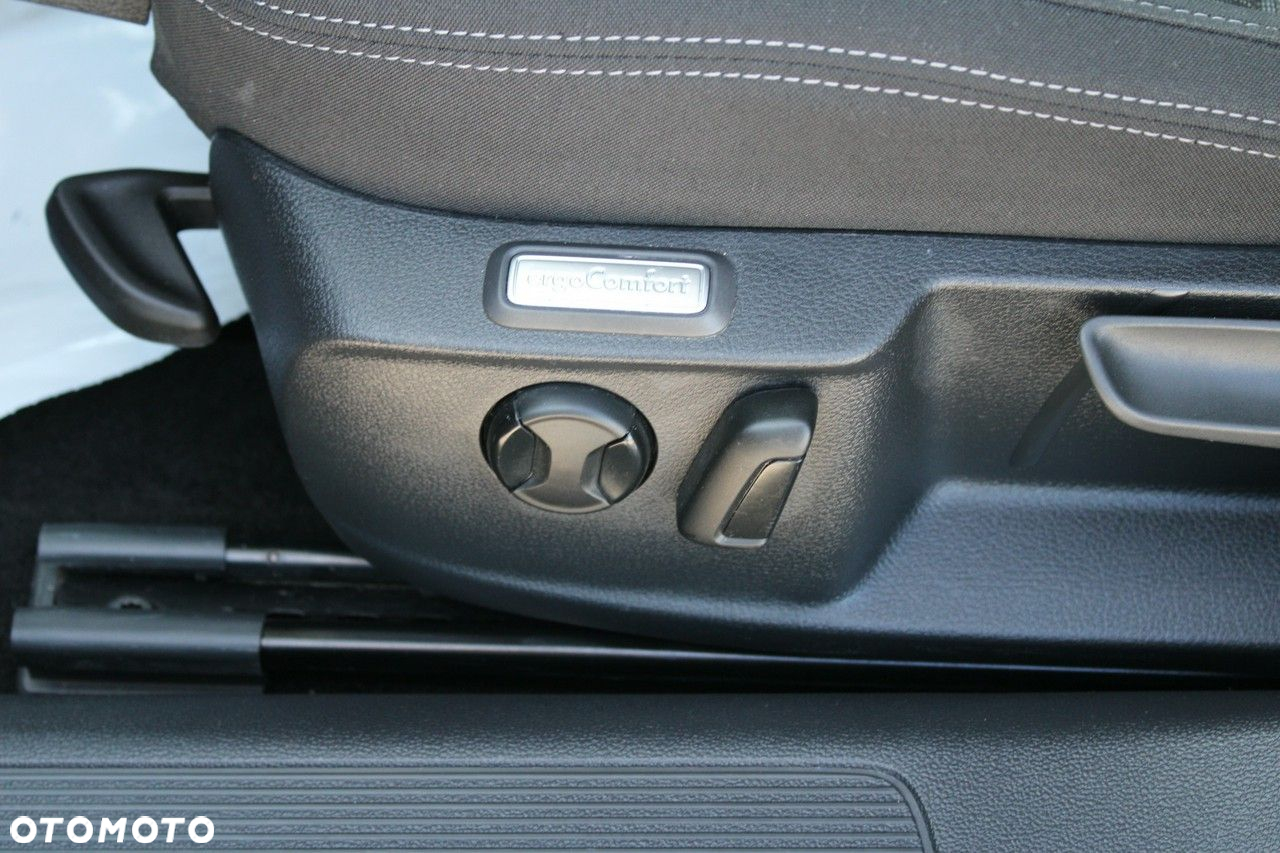 Volkswagen Passat - 17