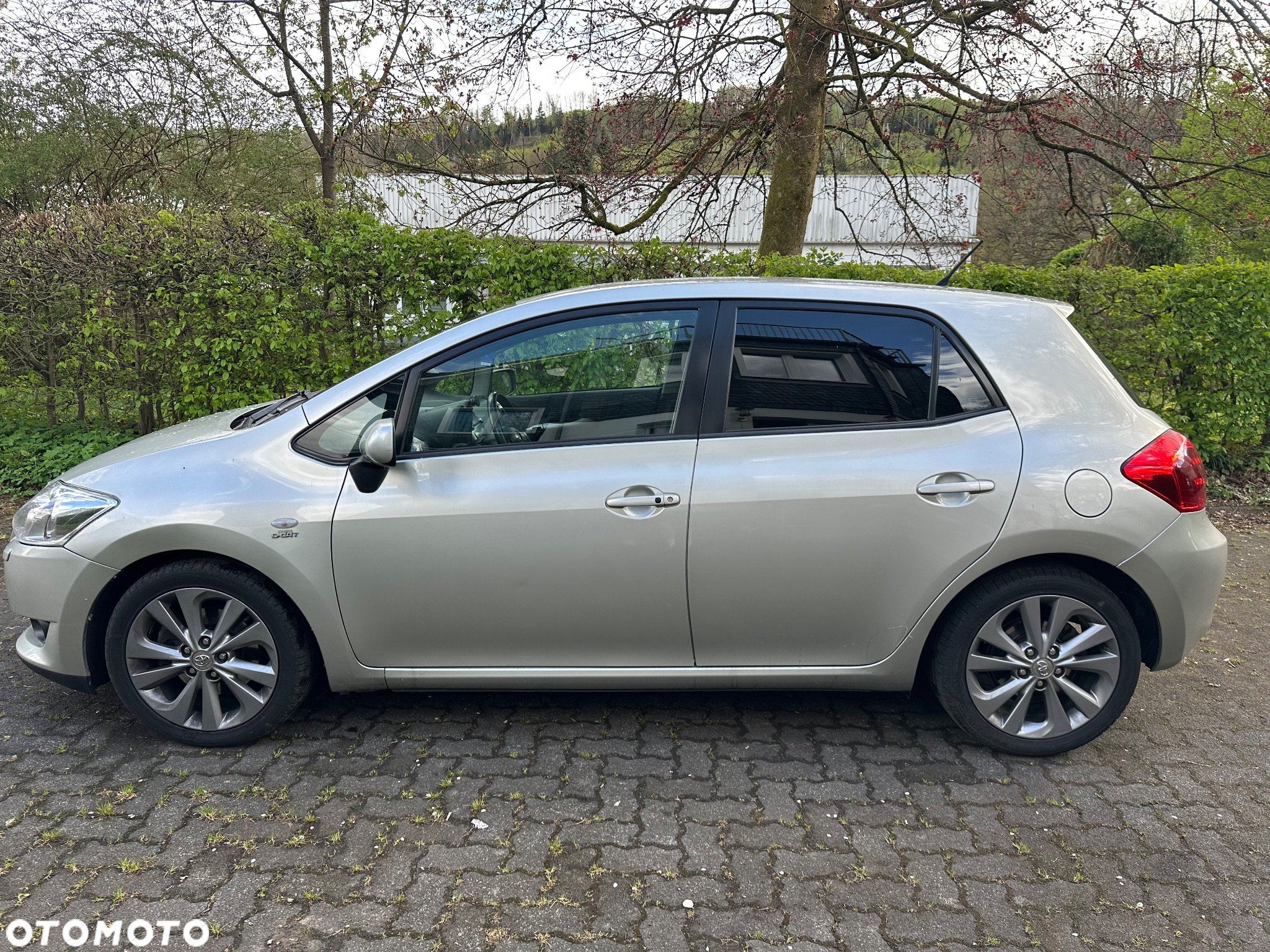 Toyota Auris 2.2 D-4D X + Exclusive - 13