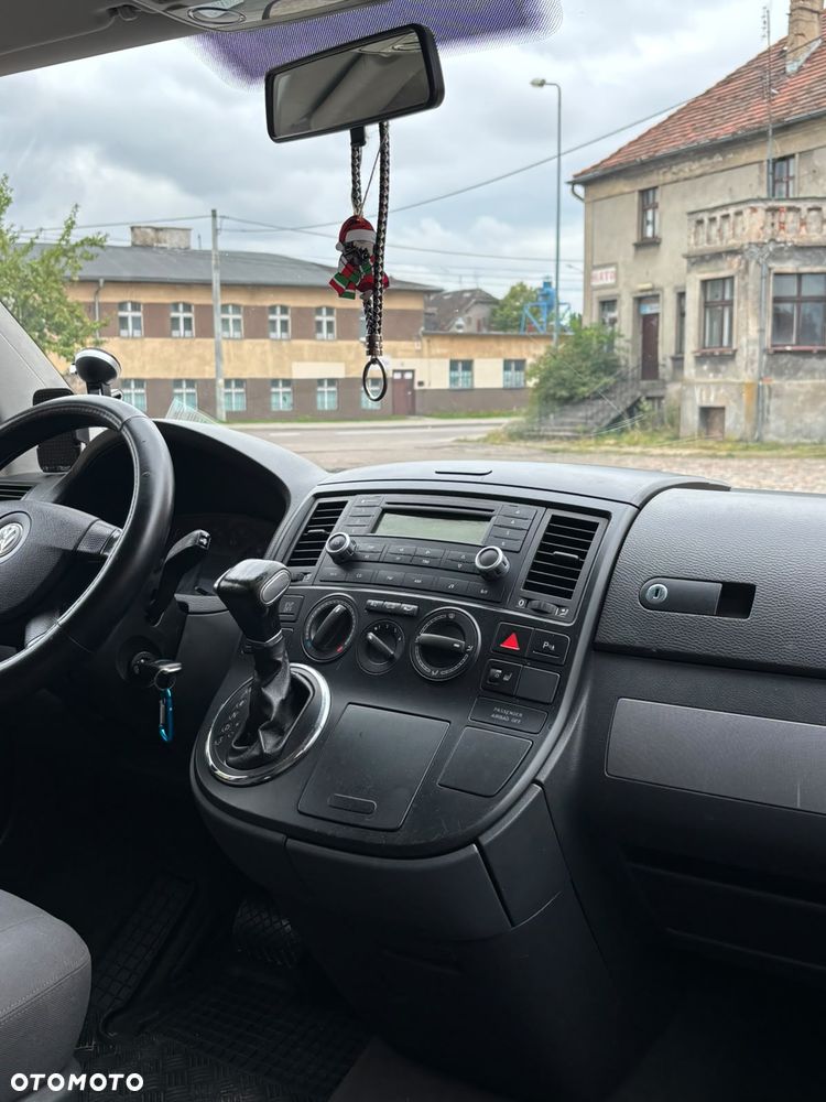 Volkswagen Multivan - 15