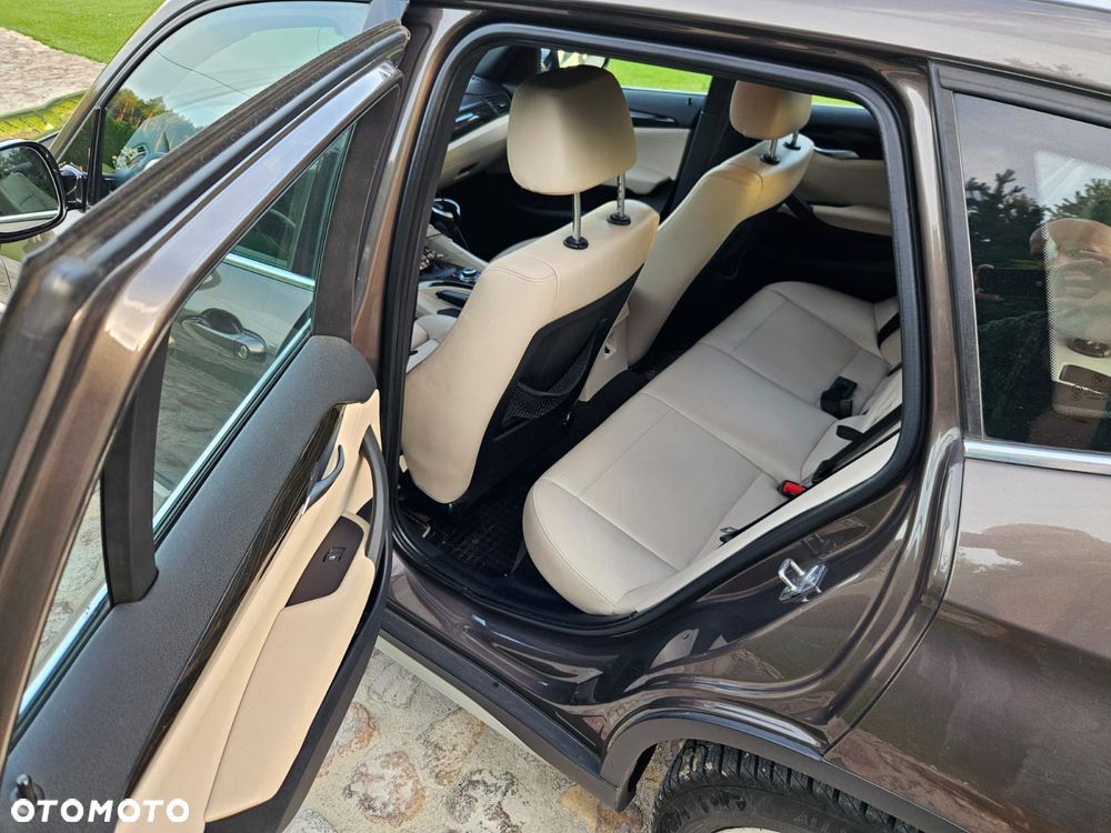 BMW X1 xDrive20d - 16
