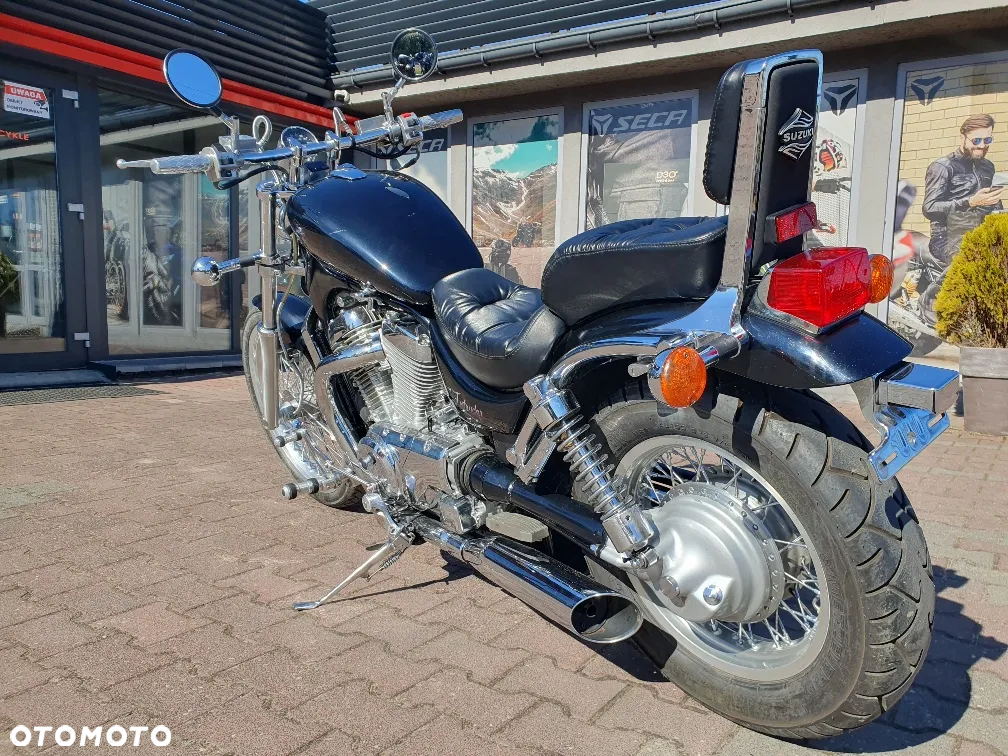 Suzuki Intruder - 3