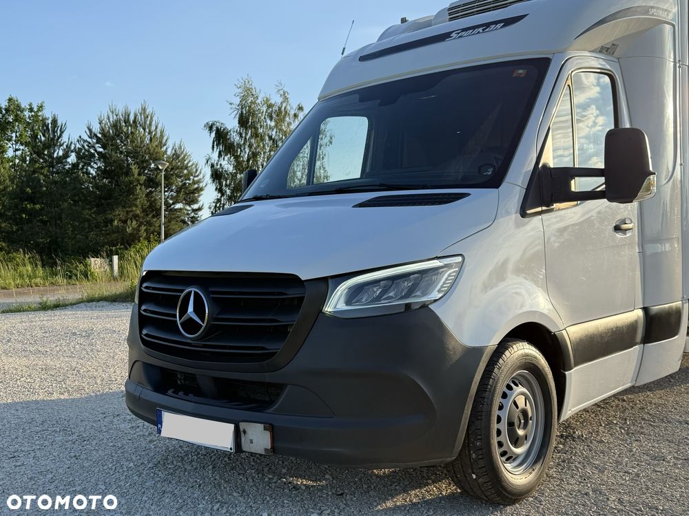 Mercedes-Benz Sprinter - 12