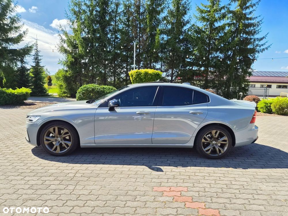 Volvo S60 B5 B AWD Plus Dark - 8