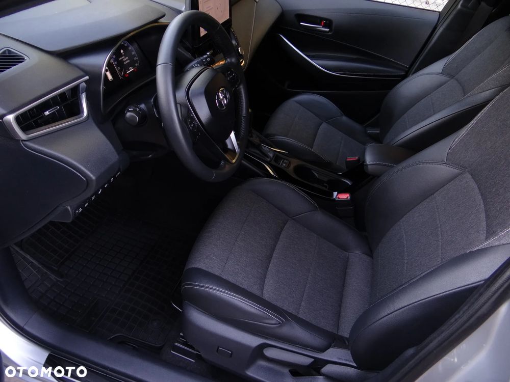 Toyota Corolla 2.0 Club - 18