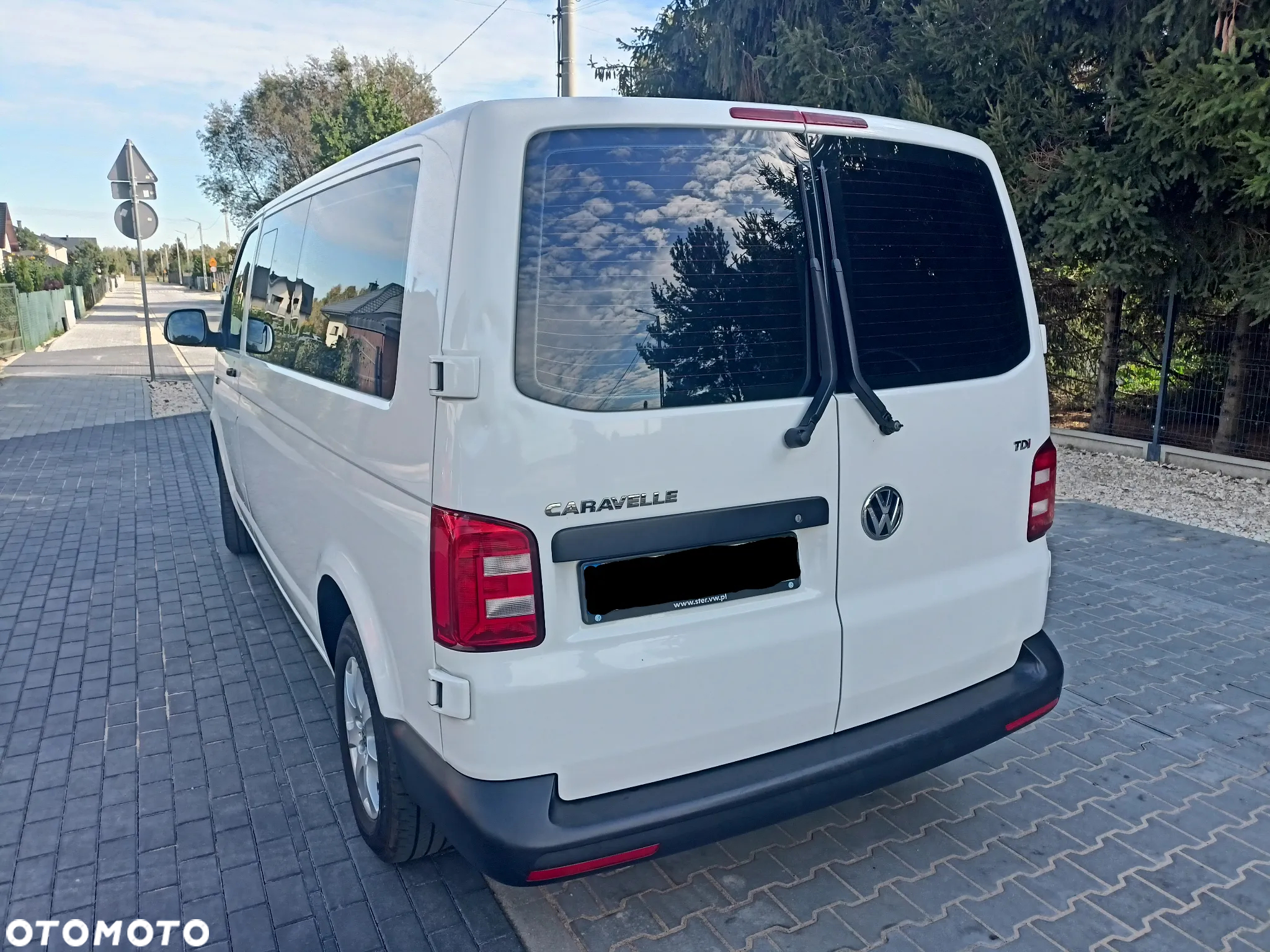 Volkswagen Caravelle 2.0 TDI L2 Highline - 4