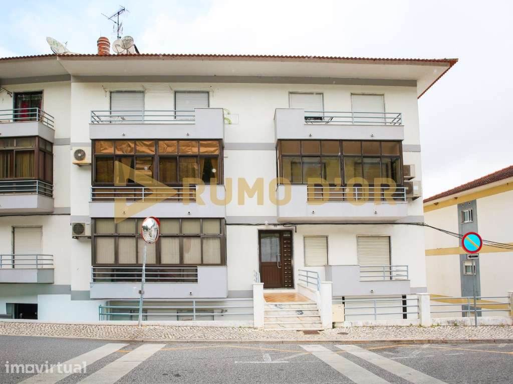 Apartamento T2 no Centro de Alenquer com logradouro - Grande imagem: 2/19