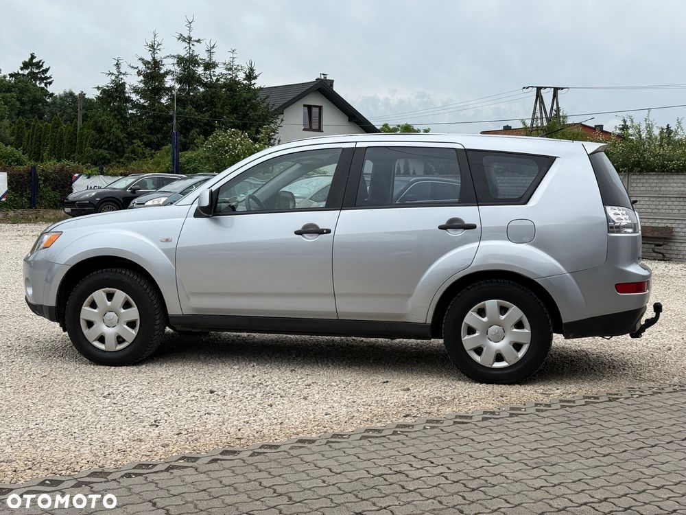 Mitsubishi Outlander 2.0 DID Intense + - 23