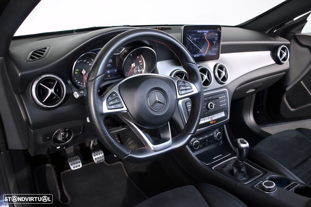 Mercedes-Benz CLA 180 - 4