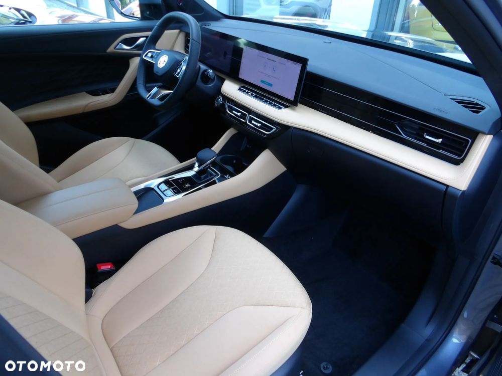 MG HS 1.5 T-GDI Excite DCT - 25