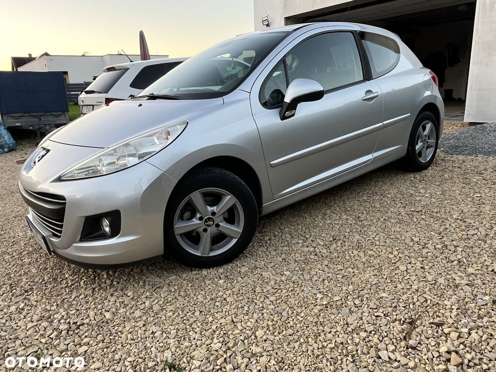 Peugeot 207 2009 photo 3