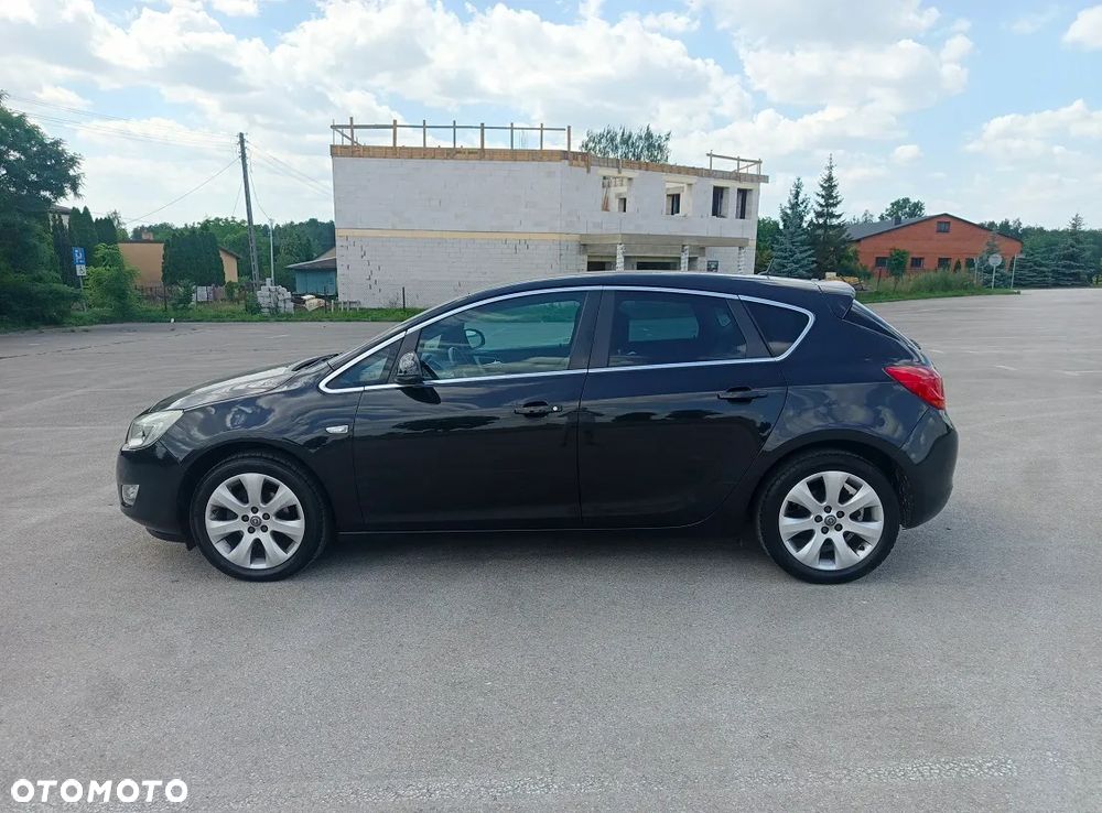 Opel Astra 1.4 Turbo 150 Jahre - 3