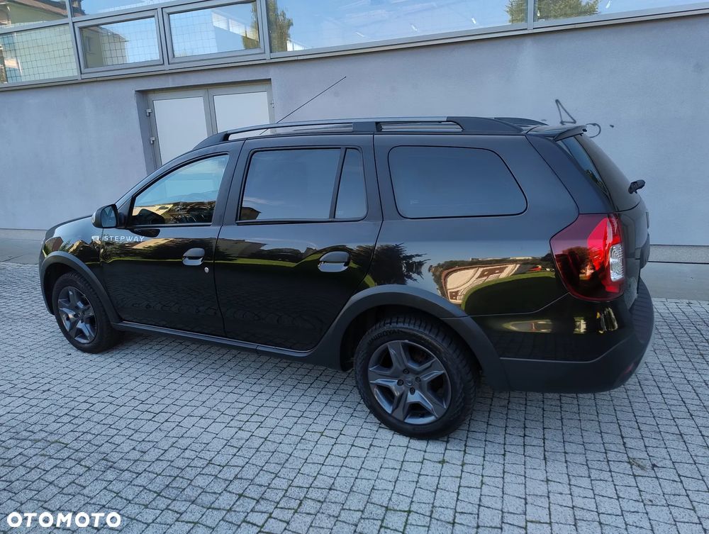 Dacia Logan TCe 90 S&S Stepway Celebration - 4