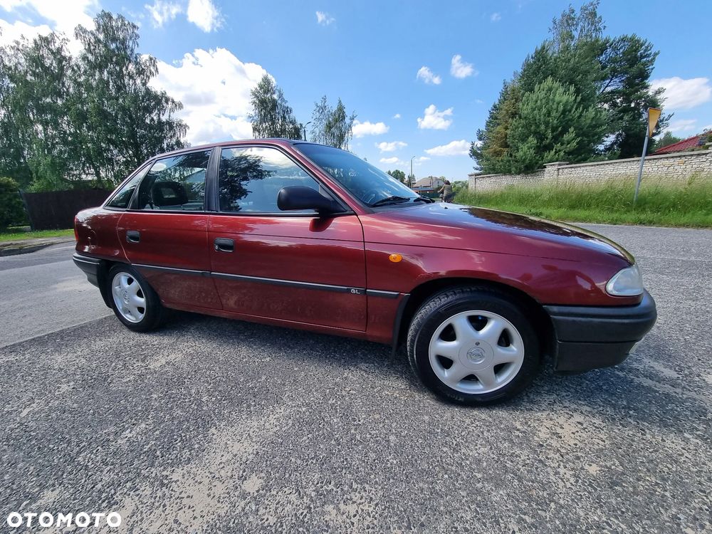 Opel Astra 1.6 GL - 5