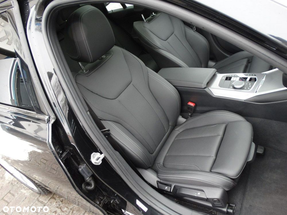 BMW Seria 3 320d xDrive M Sport - 16