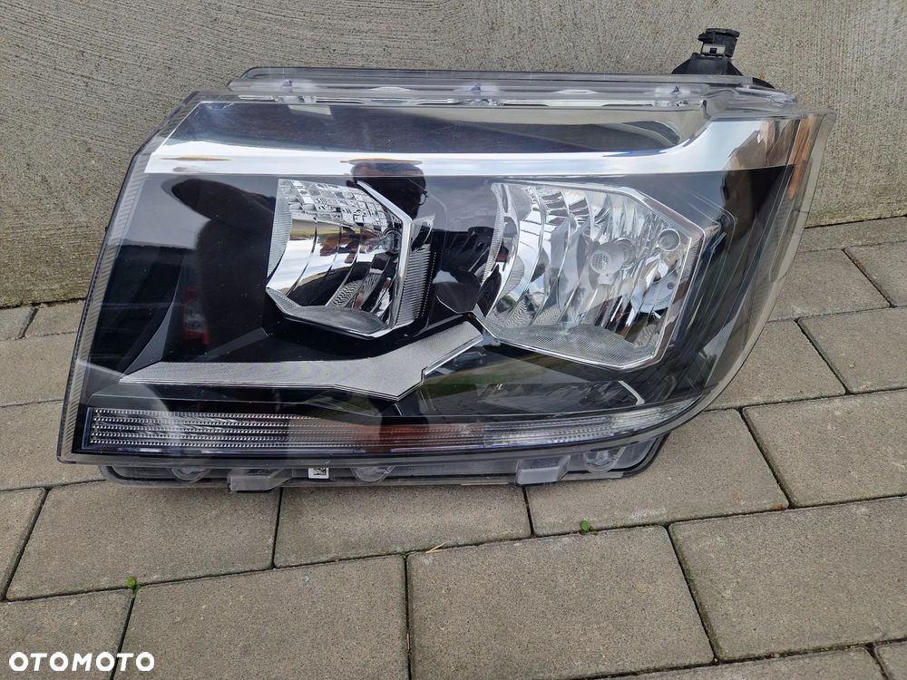 LAMPY PRZEDNIE VW CRAFTER II MAN TGE 2017-- - 2