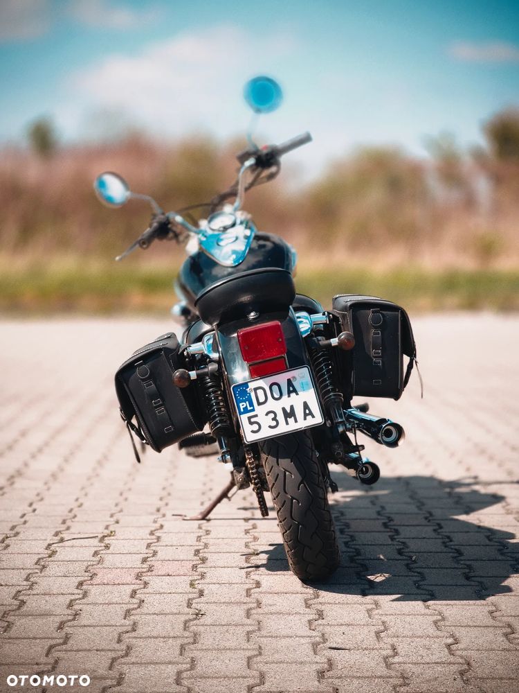 Suzuki Intruder - 10