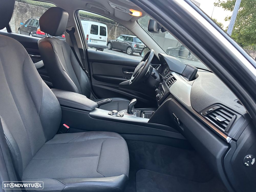 BMW 320 d Auto Line Modern - 43