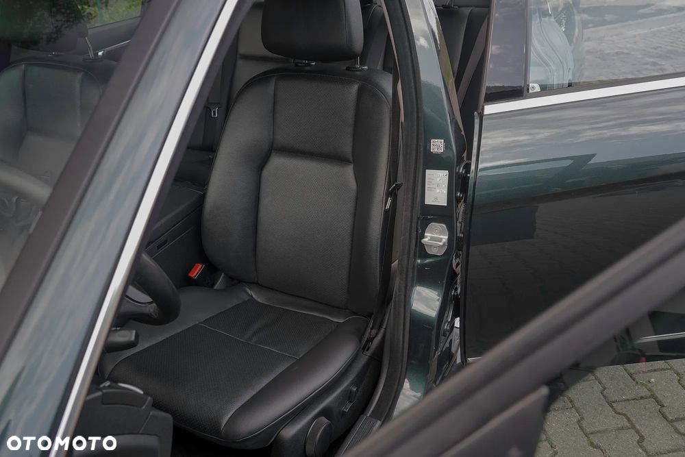 Mercedes-Benz Klasa C 300 7G-TRONIC SPORT EDITION - 39