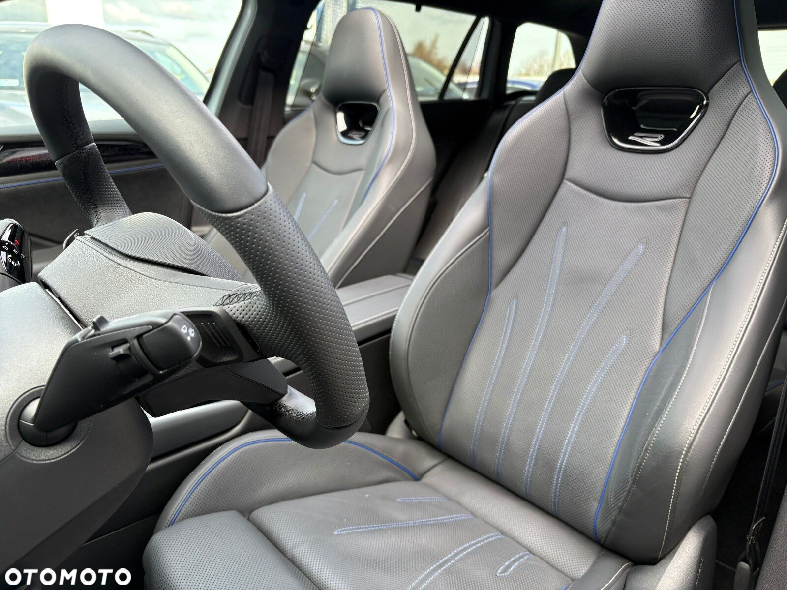 Volkswagen Passat - 12
