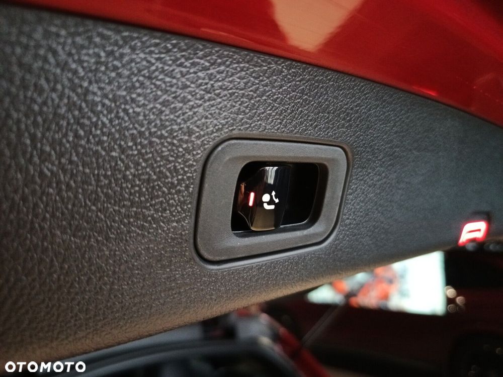 Mercedes-Benz GLC - 12