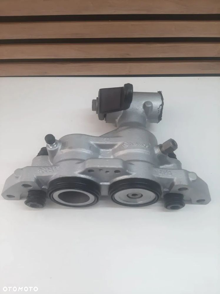 zacisk tył prawy lewy Iveco eurocargo I II III - 2