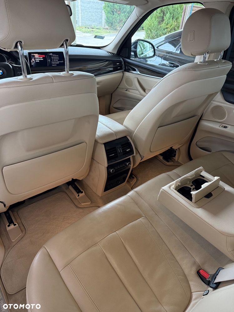 BMW X5 xDrive35i - 12
