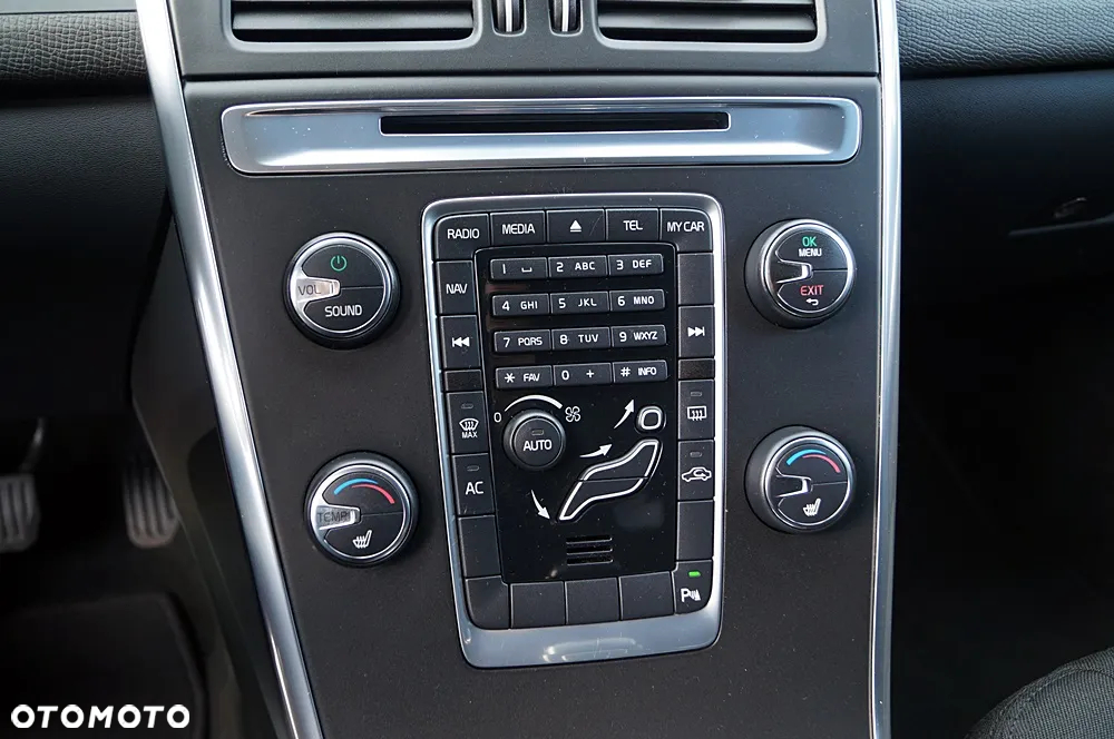 Volvo XC 60 D4 Geartronic Momentum - 30