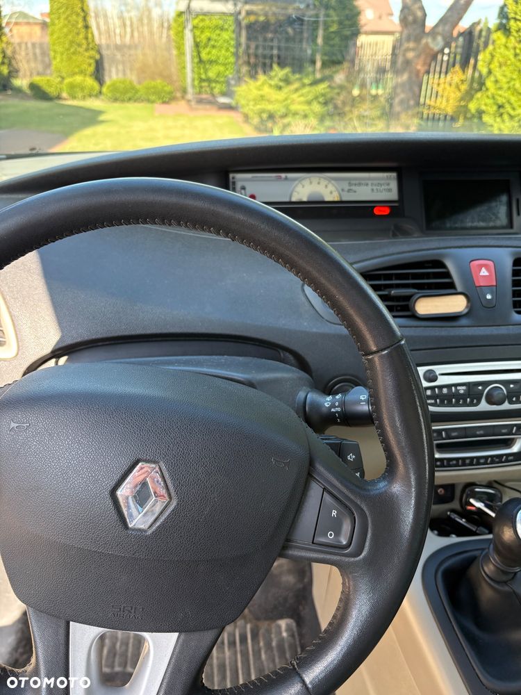 Renault Scenic 1.4 16V TCE Expression - 10