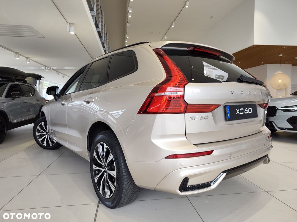 Volvo XC 60 B4 B Plus Dark - 10