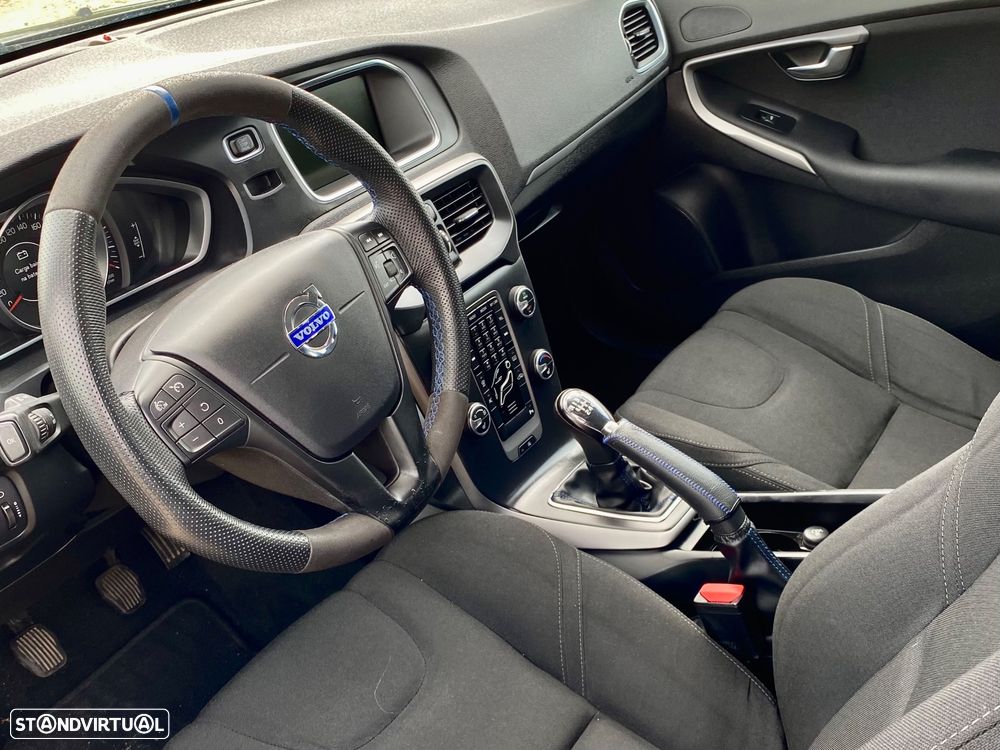 Volvo V40 D2 - 10