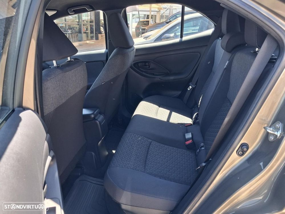 Toyota Yaris Cross 1.5 HDF Luxury — fotografia 11